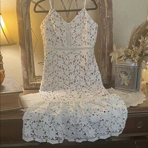 Fate White Lace Overlay Dress, Tan Material Under White Lace Size 18/20